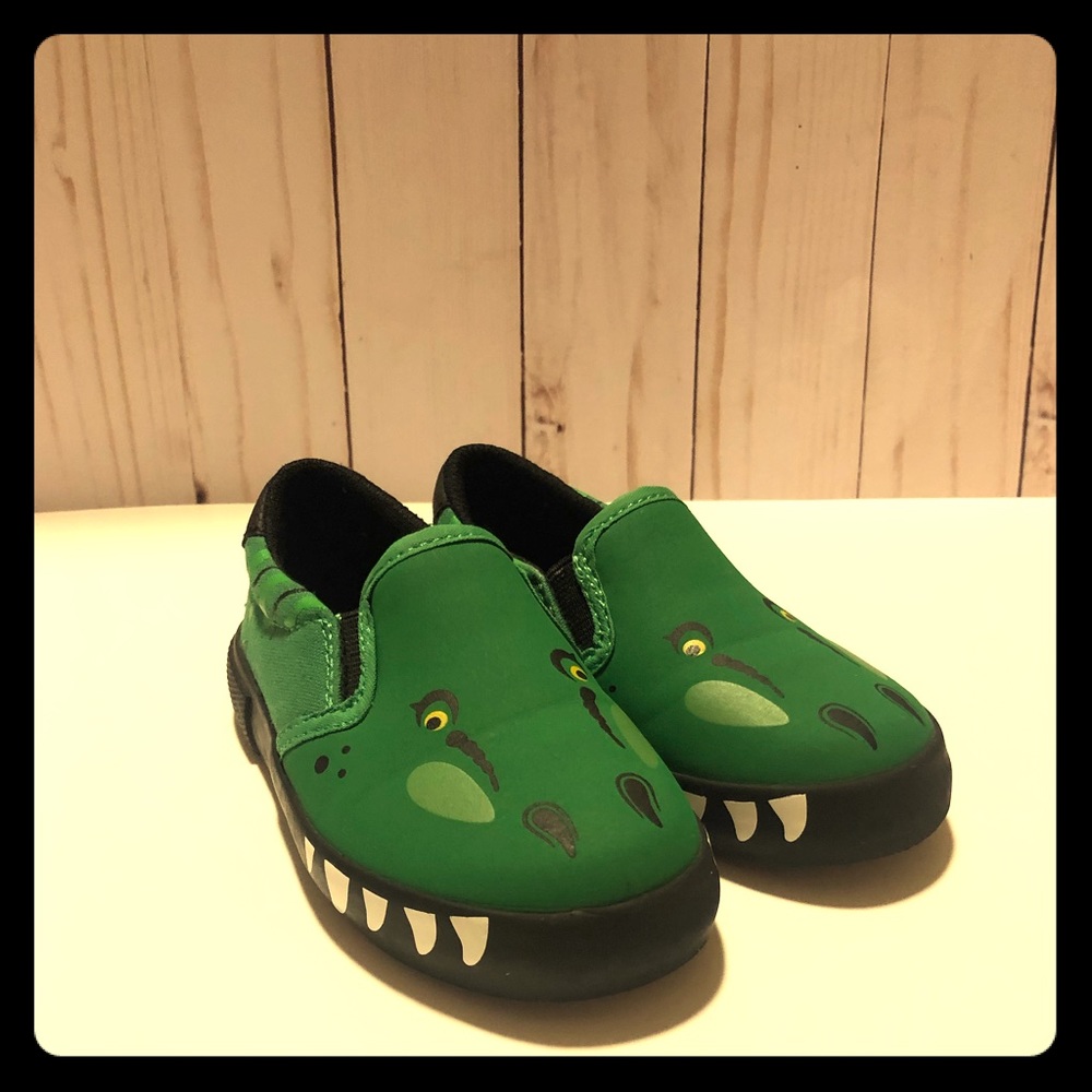 Boys Green ‘Dragon” Sneakers. Size 7 Toddler.